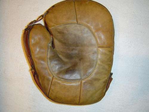 Early 1900's Buckle Web Hook and Eye Back Catchers Mitt Front